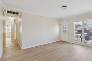  1911 Birch Ave-S0510-008.jpg
