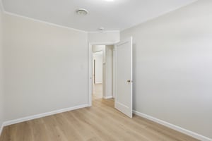  1911 Birch Ave-S0510-026.jpg