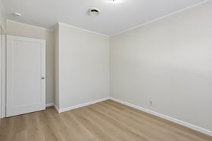  1911 Birch Ave-S0510-028.jpg