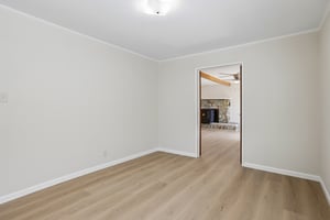  1911 Birch Ave-S0510-033.jpg
