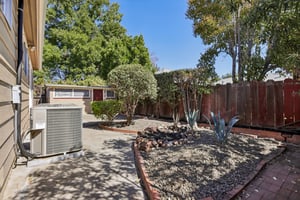  1911 Birch Ave-S0510-050.jpg