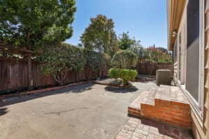  1911 Birch Ave-S0510-052.jpg