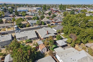  1911 Birch Ave-S0510-066.jpg