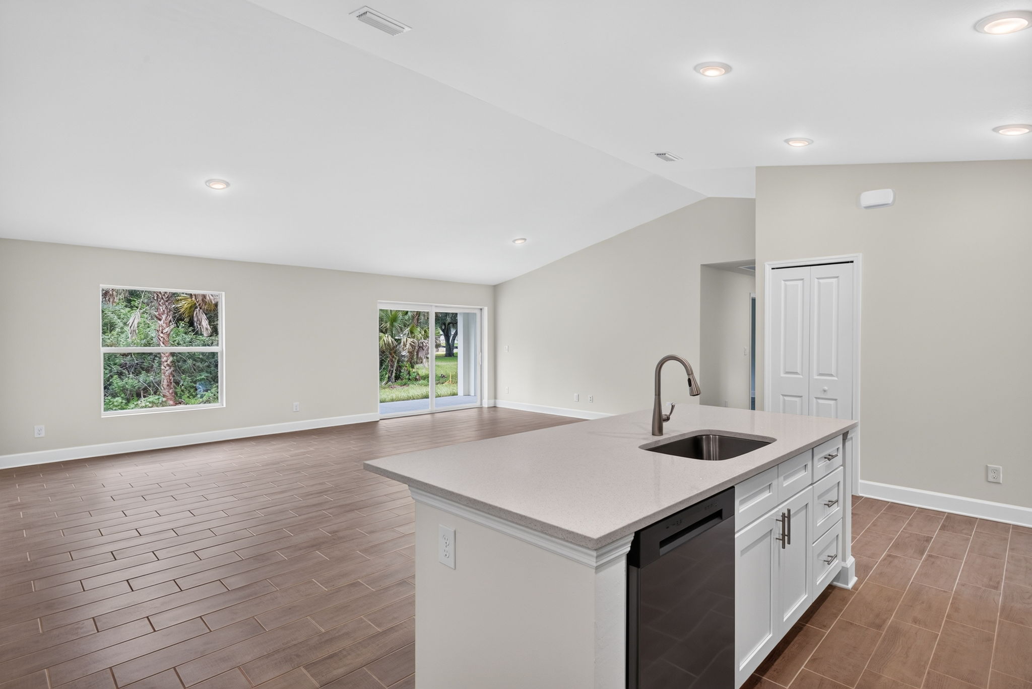 Kitchen 3 of 4