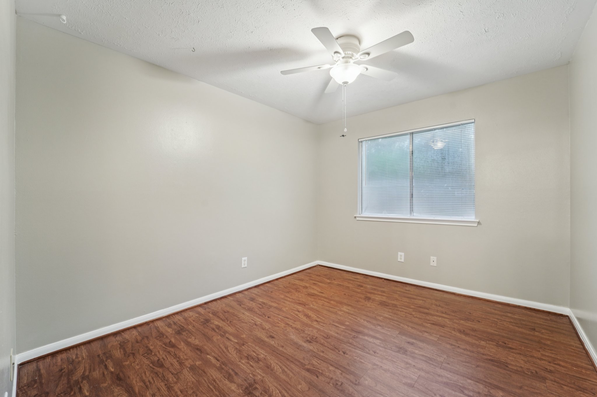 Forest Ridge Dr-1206-020.jpg