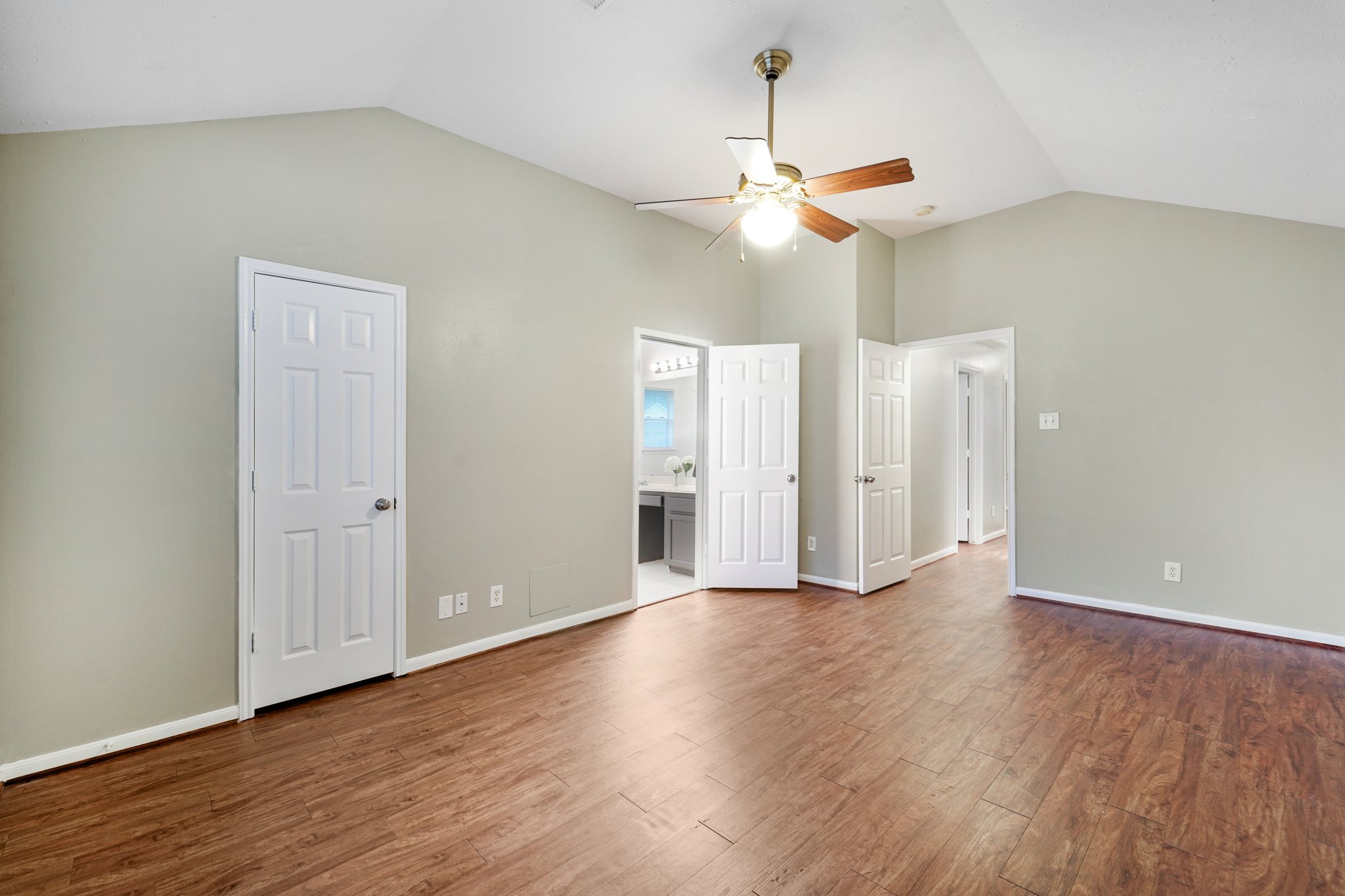 Forest Ridge Dr-1206-024.jpg