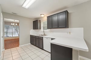 Forest Ridge Dr-1206-009.jpg