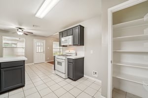 Forest Ridge Dr-1206-010.jpg