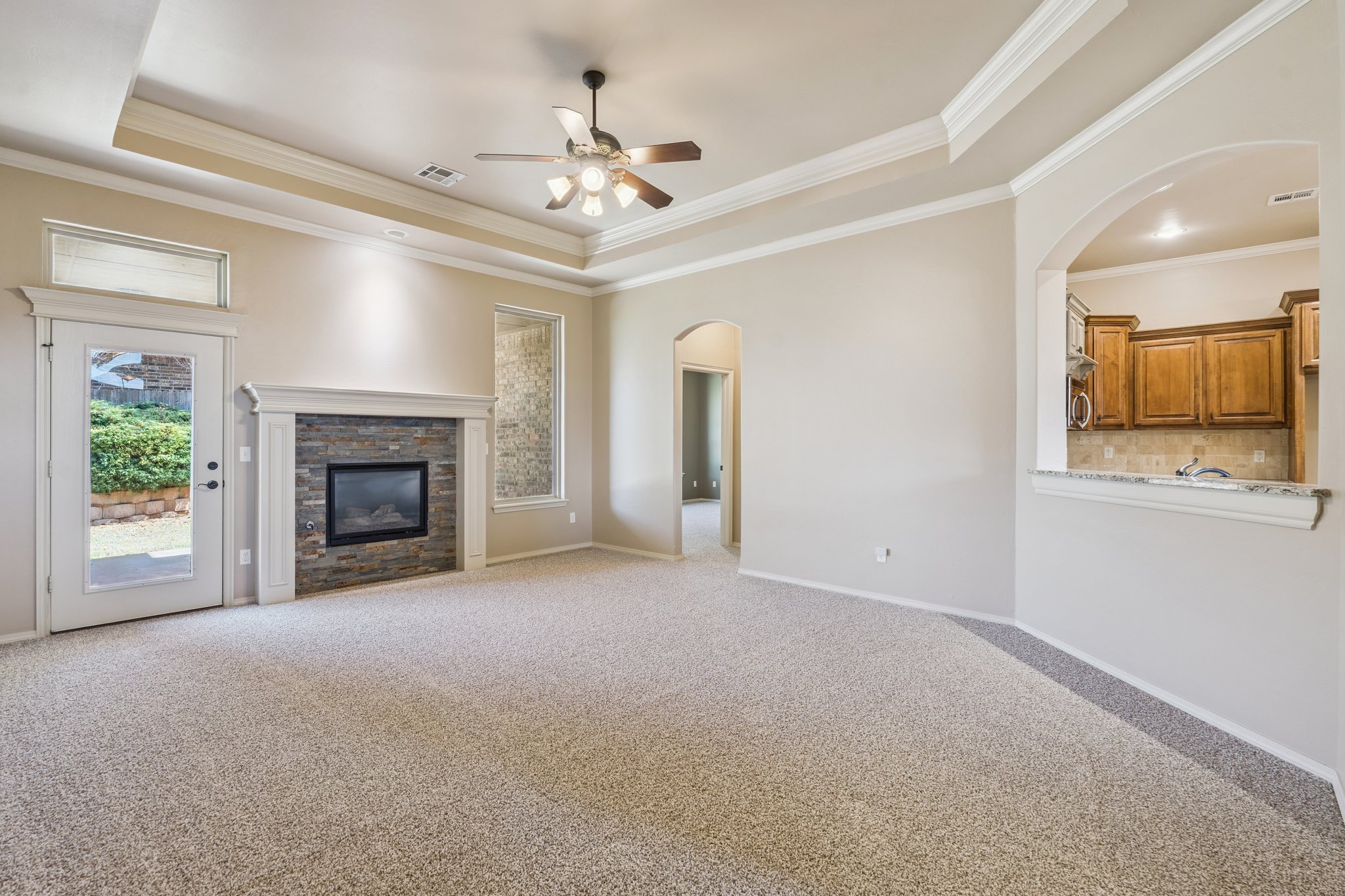 19112 Pinehurst Trail Dr_007.jpg