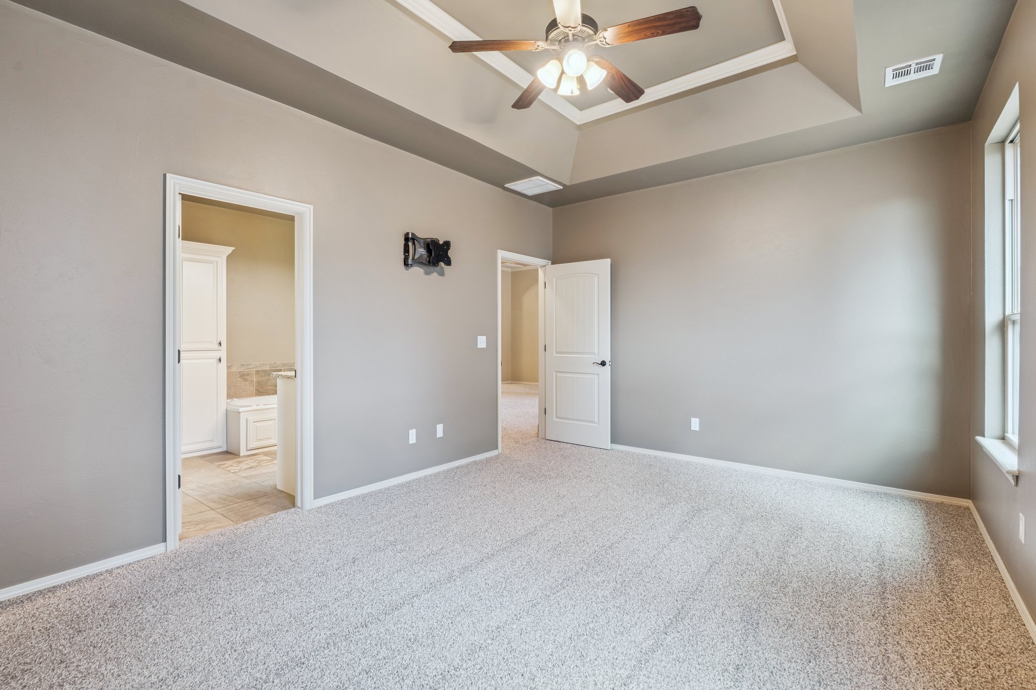 19112 Pinehurst Trail Dr_021.jpg