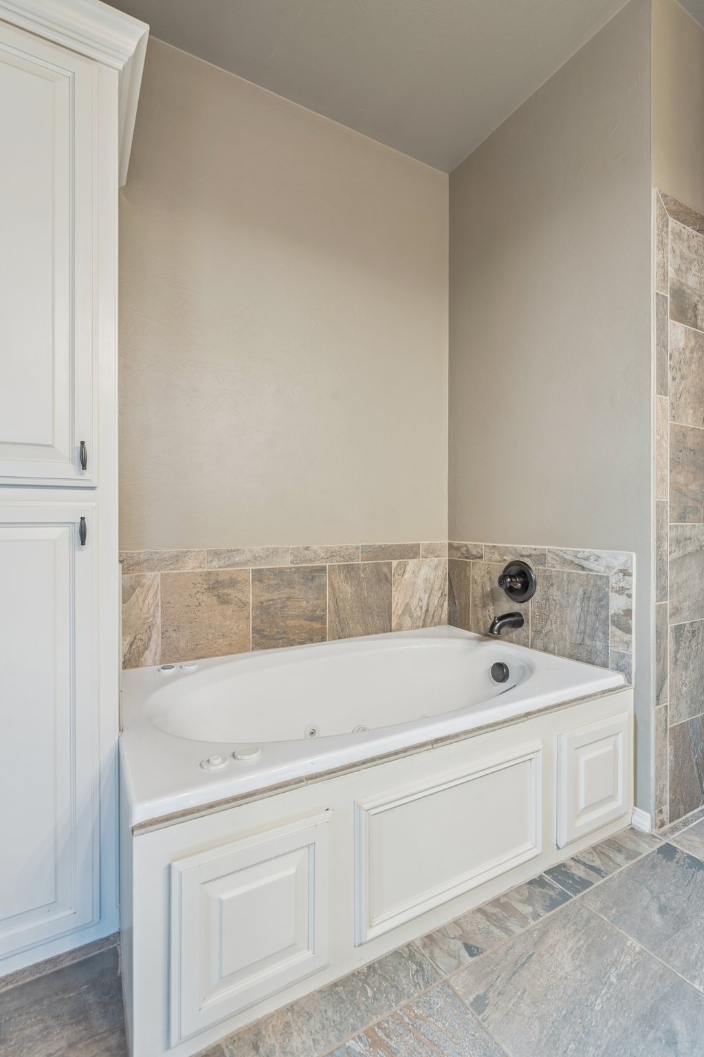 19112 Pinehurst Trail Dr_027.jpg