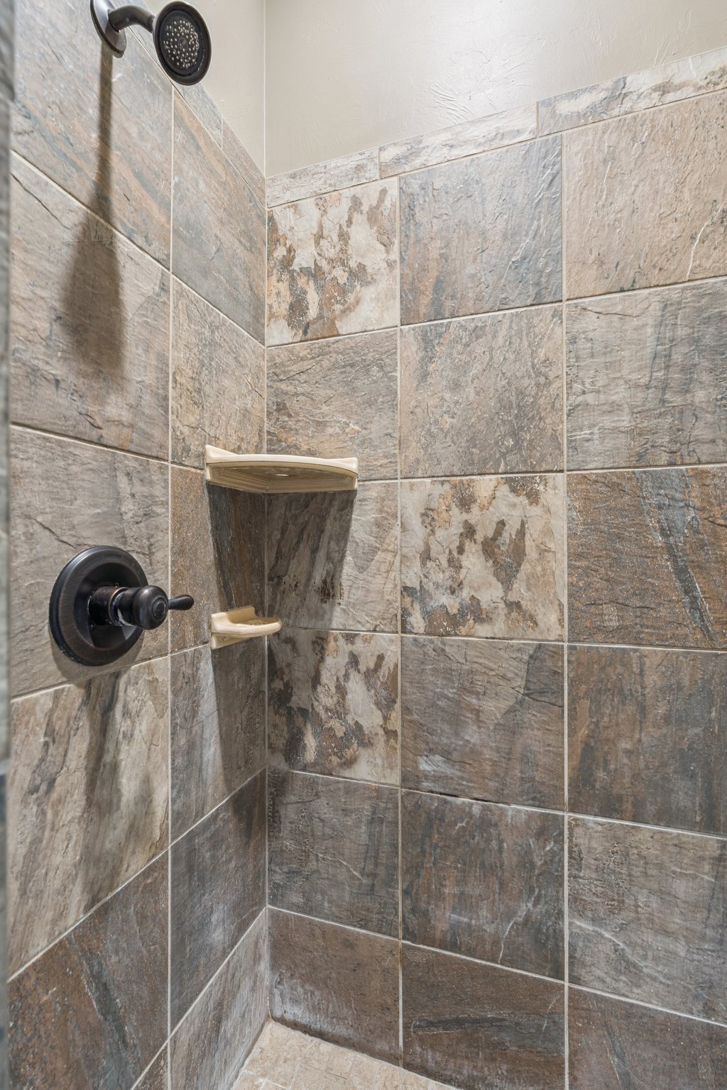 19112 Pinehurst Trail Dr_028.jpg