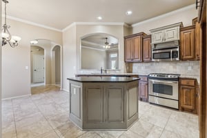 19112 Pinehurst Trail Dr_017.jpg