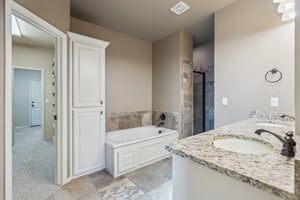 19112 Pinehurst Trail Dr_023.jpg