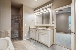 19112 Pinehurst Trail Dr_024.jpg