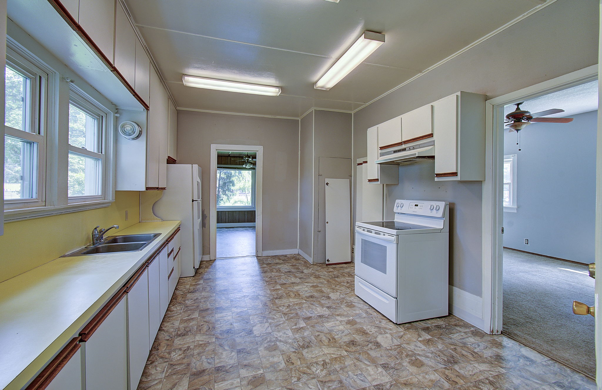  Photo 9