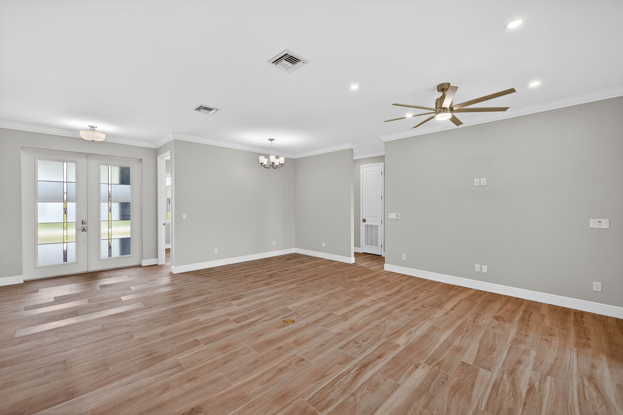 Dining Room 1 of 2