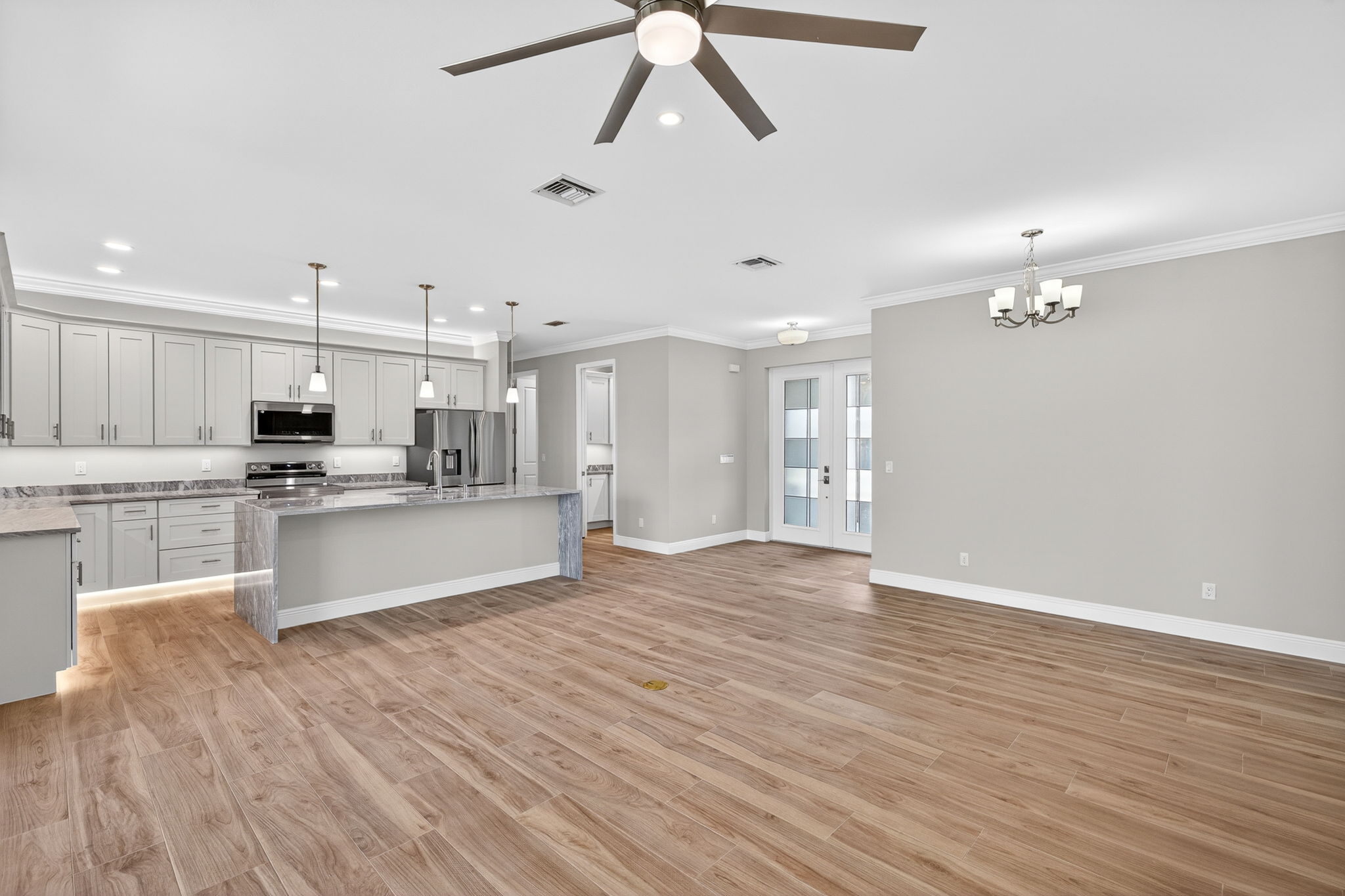 Dining Room 2 of 2