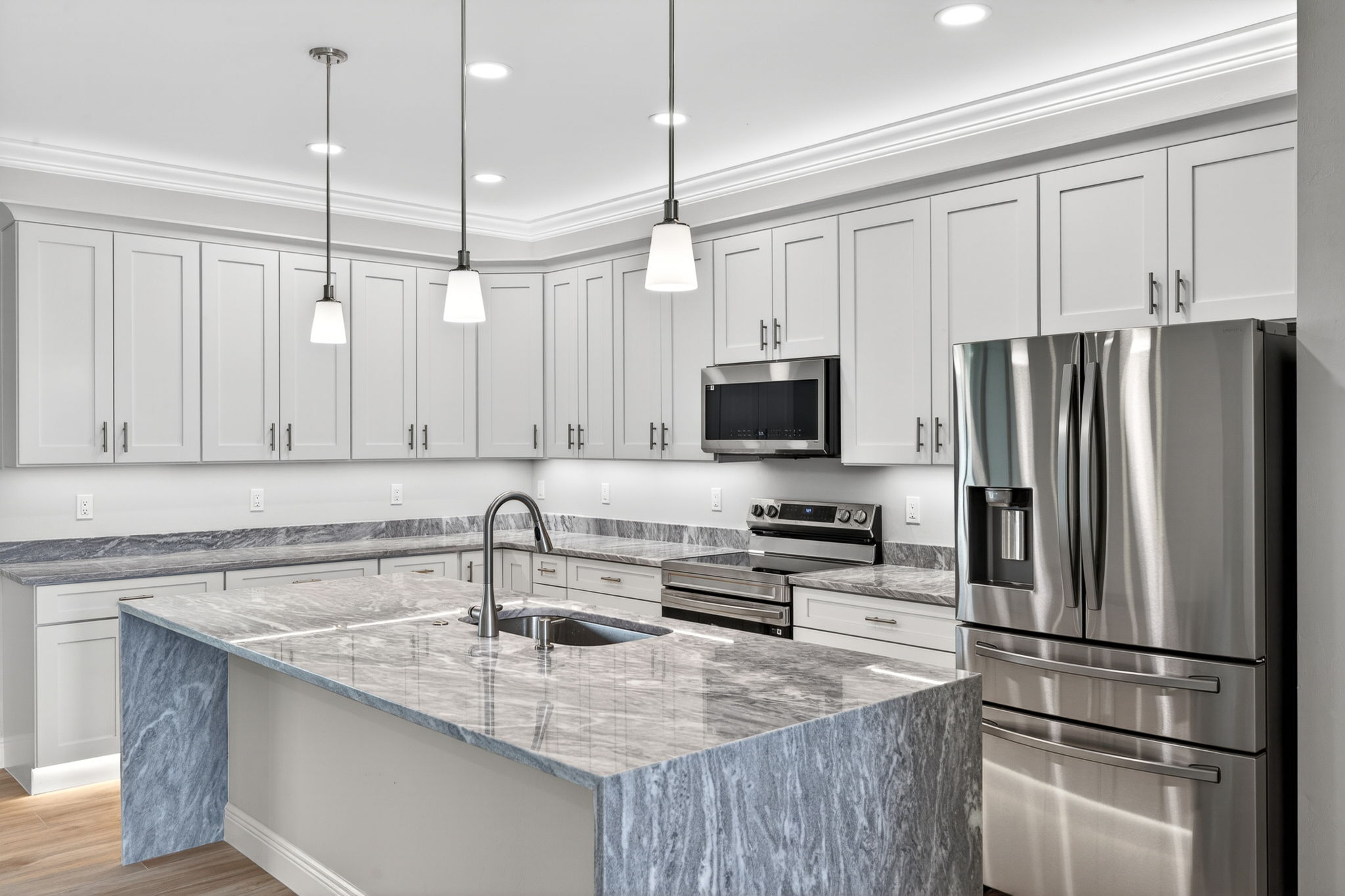 Kitchen 1 of 3