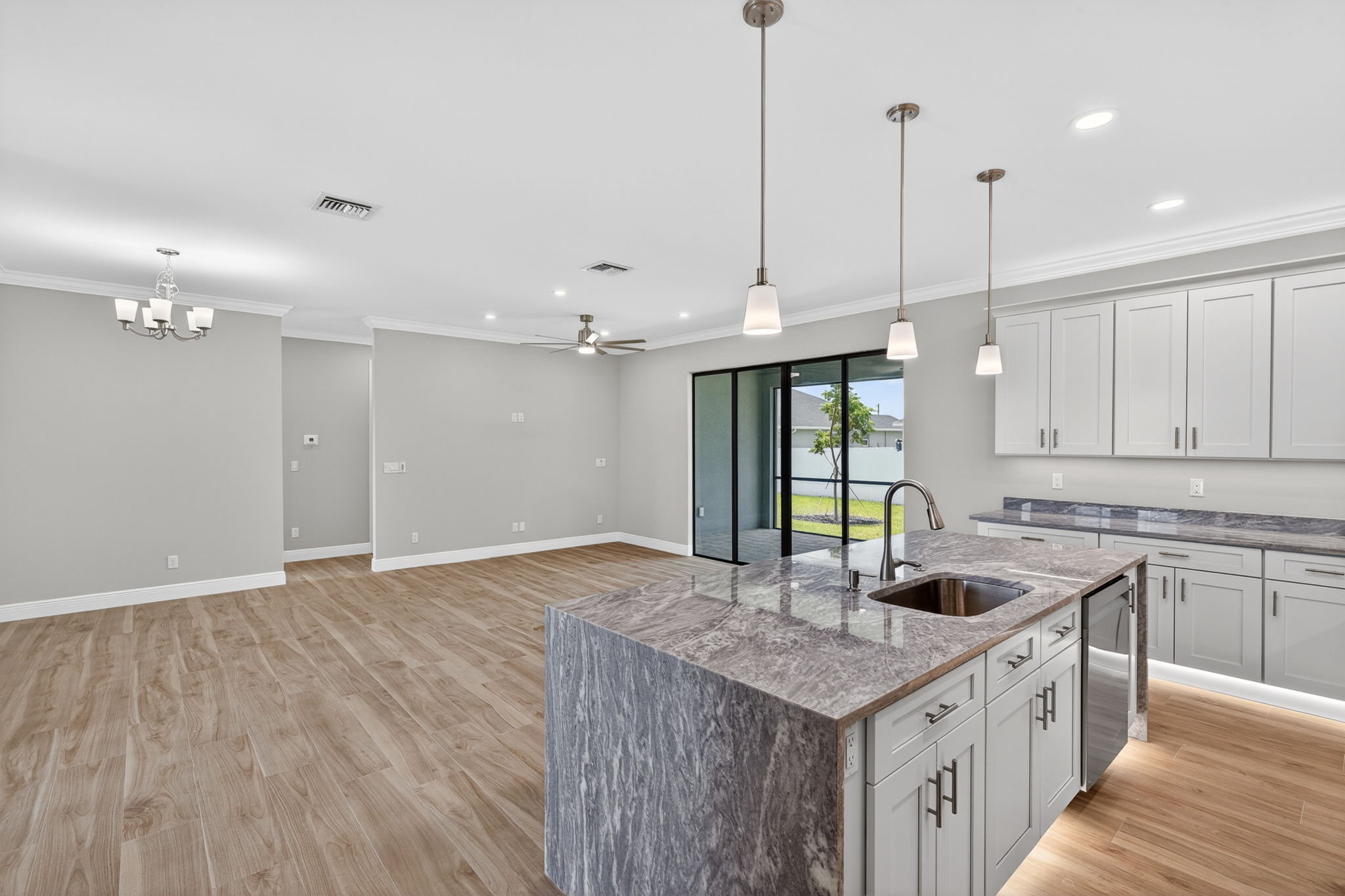 Kitchen 3 of 3