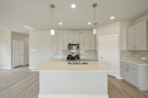 Houston - Montgomery Oaks - 1916 Oregon White Oak Dr, Conroe, TX 77304 - 013