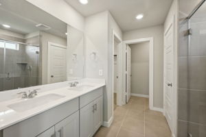 Houston - Montgomery Oaks - 1916 Oregon White Oak Dr, Conroe, TX 77304 - 029