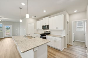 Houston - Montgomery Oaks - 1912 Oregon White Oak Dr, Conroe, TX 77304 - 017