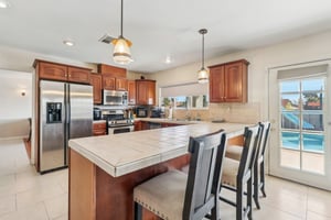 Parkchester Dr-011.jpg