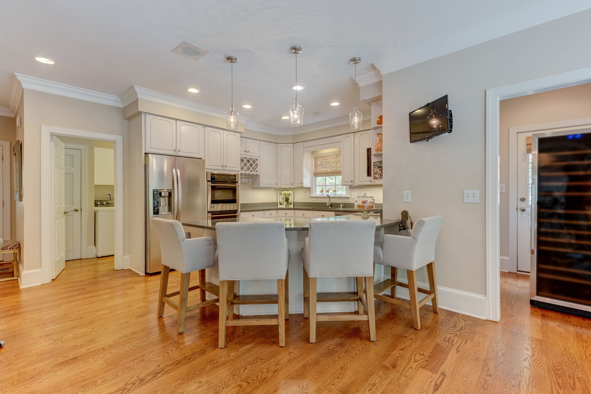 Kitchen/Breakfast Bar
