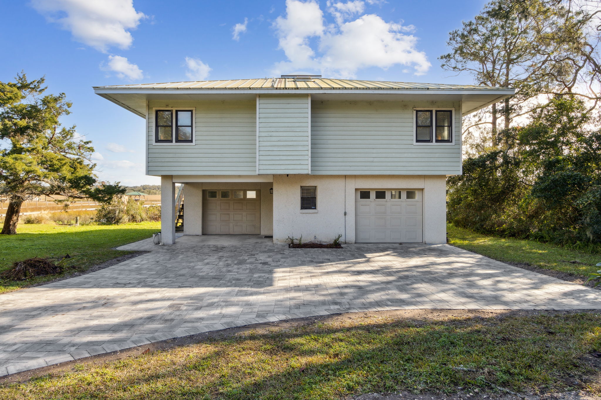 Welcome to 1912 Sunrise Dr