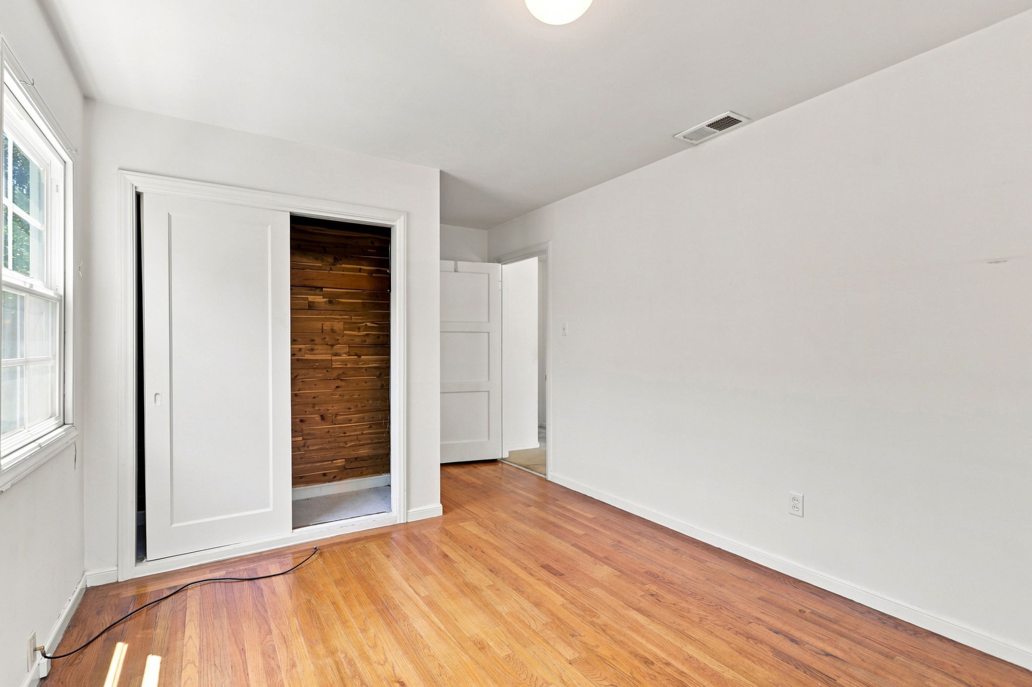 018_F8_1913 Kirkland Ave