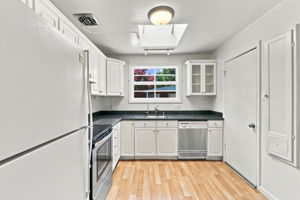 010_F8_1913 Kirkland Ave