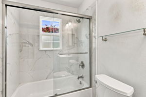 024_F8_1913 Kirkland Ave