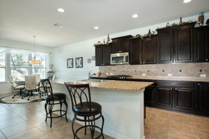 Kitchen/Breakfast Bar