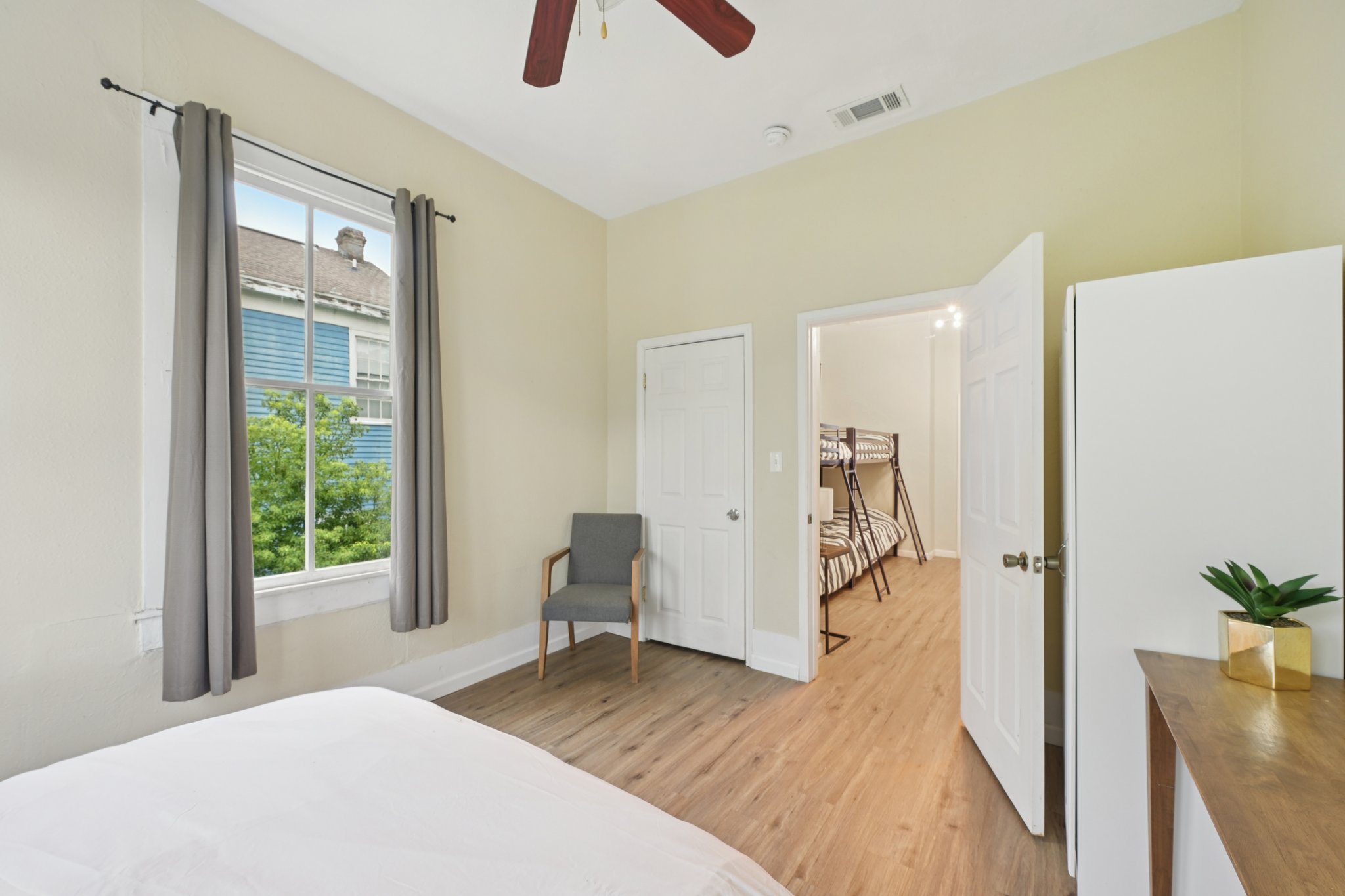 Ursuline St-1106-023.jpg