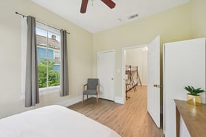 Ursuline St-1106-023.jpg