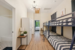 Ursuline St-1106-025.jpg