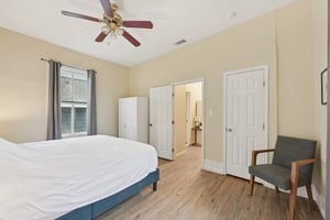 Ursuline St-1106-027.jpg