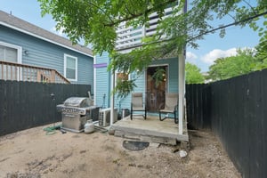 Ursuline St-1106-034.jpg