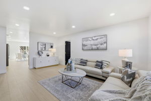 008_F8_1913 W Middlefield Rd