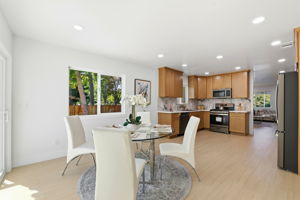 017_F8_1913 W Middlefield Rd