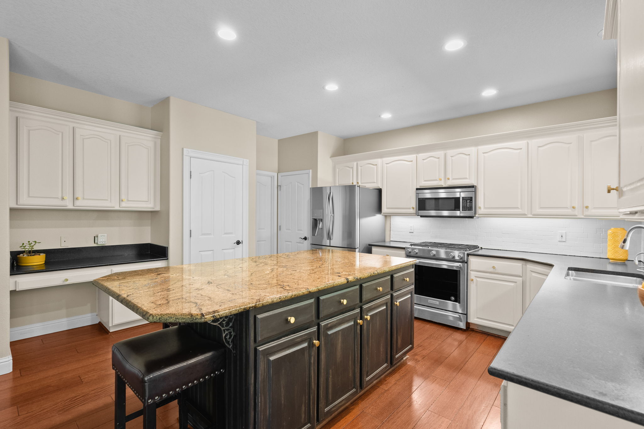 Kitchen - Lower