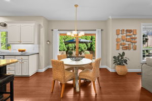 Kitchen Eating Area - Lower