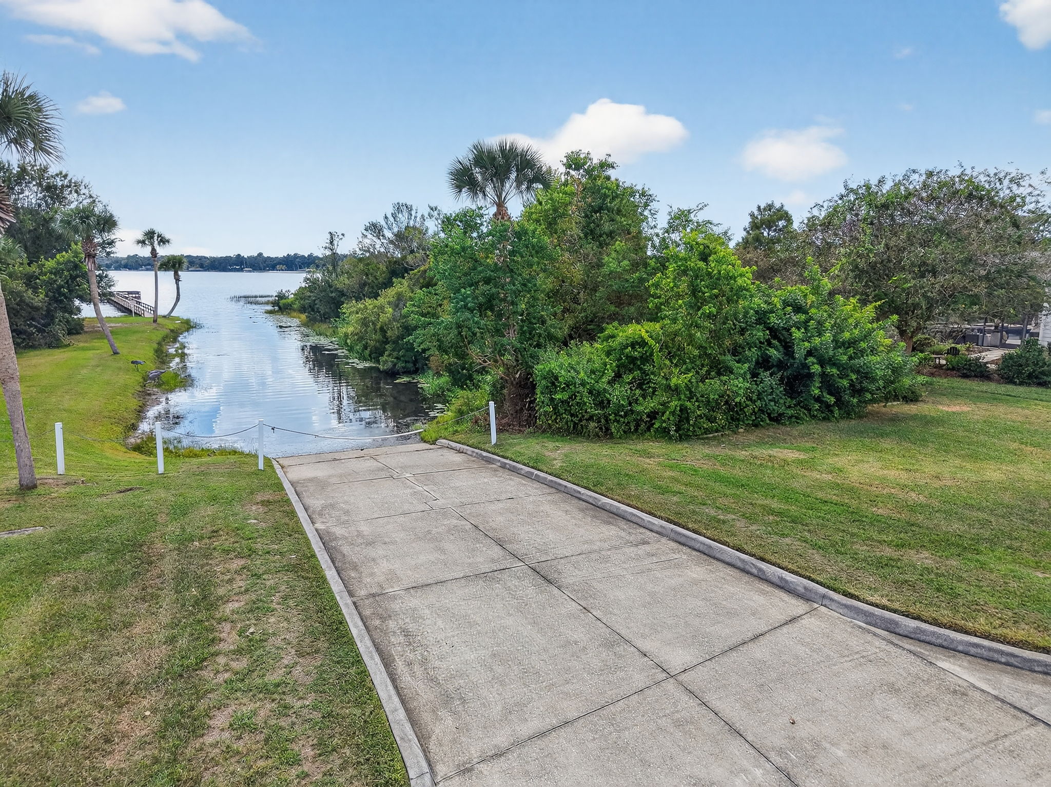 BOAT RAMP FOR RESIENDTS ONLY!