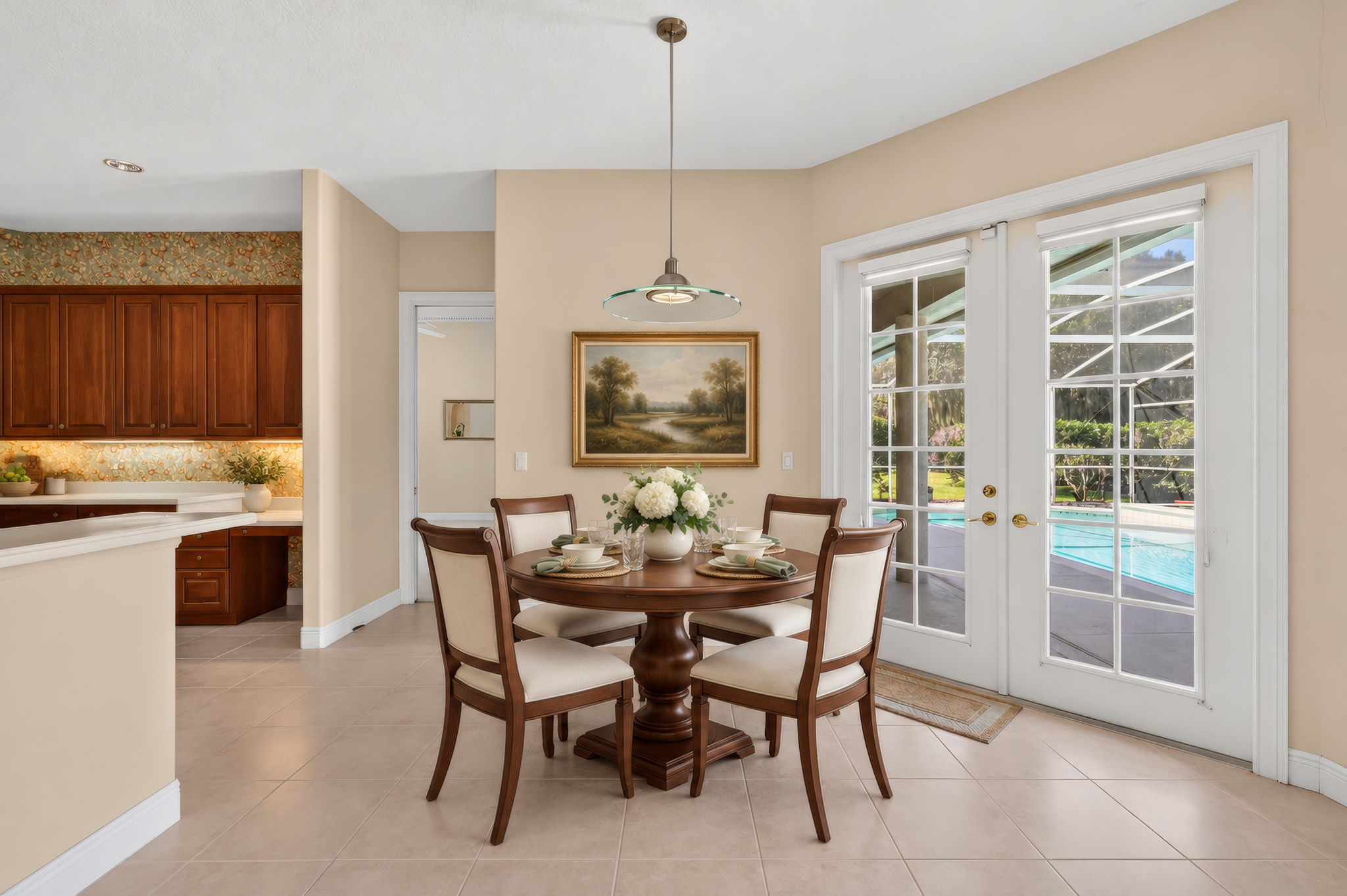 VIRTUALLY STAGED EAT-IN KITCHEN