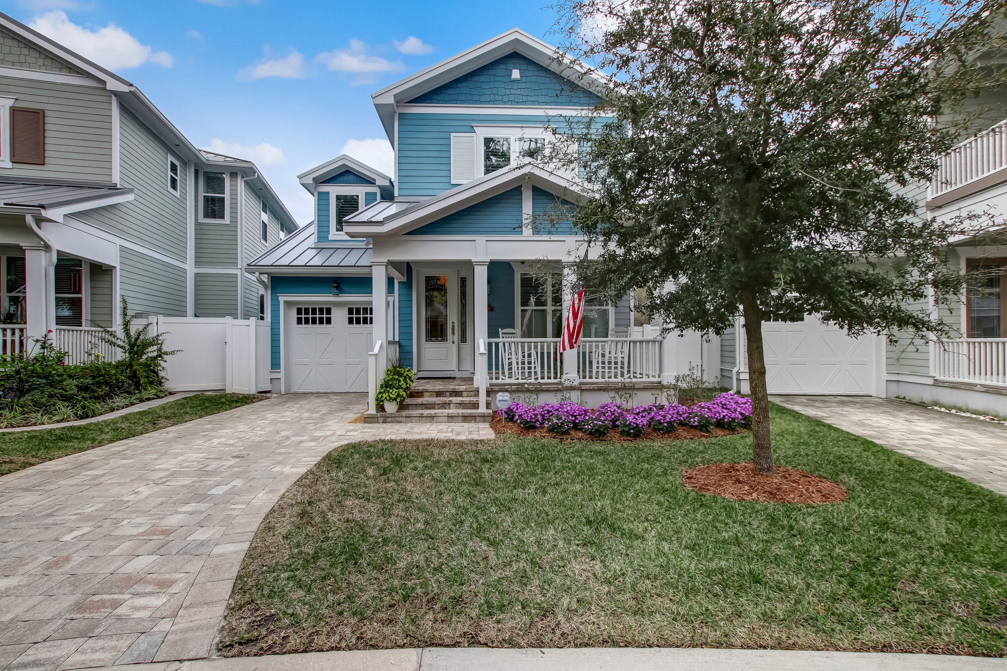 Welcome to 1914 Amelia Oaks Dr