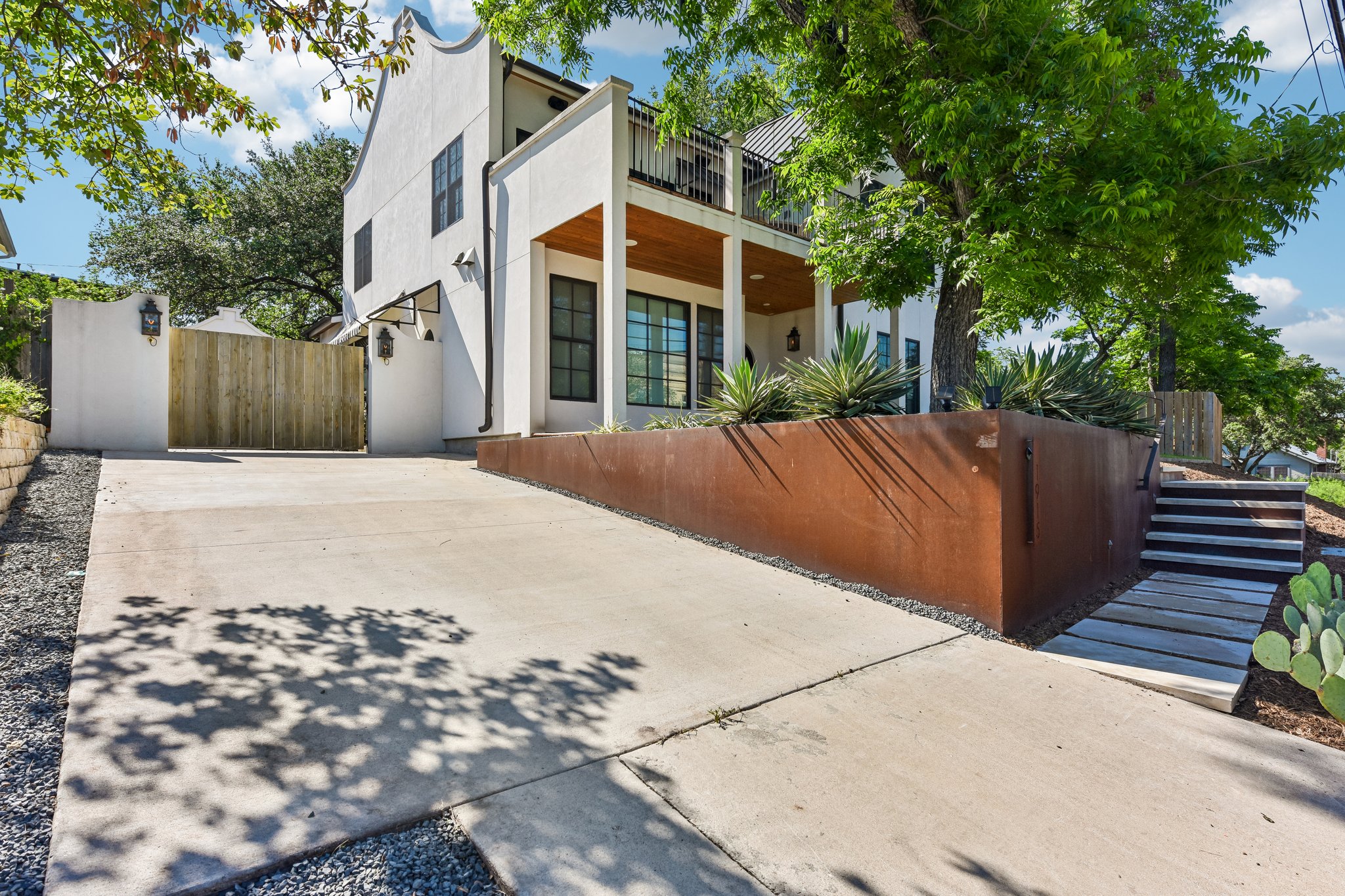 Brackenridge St-S1405-002.jpg