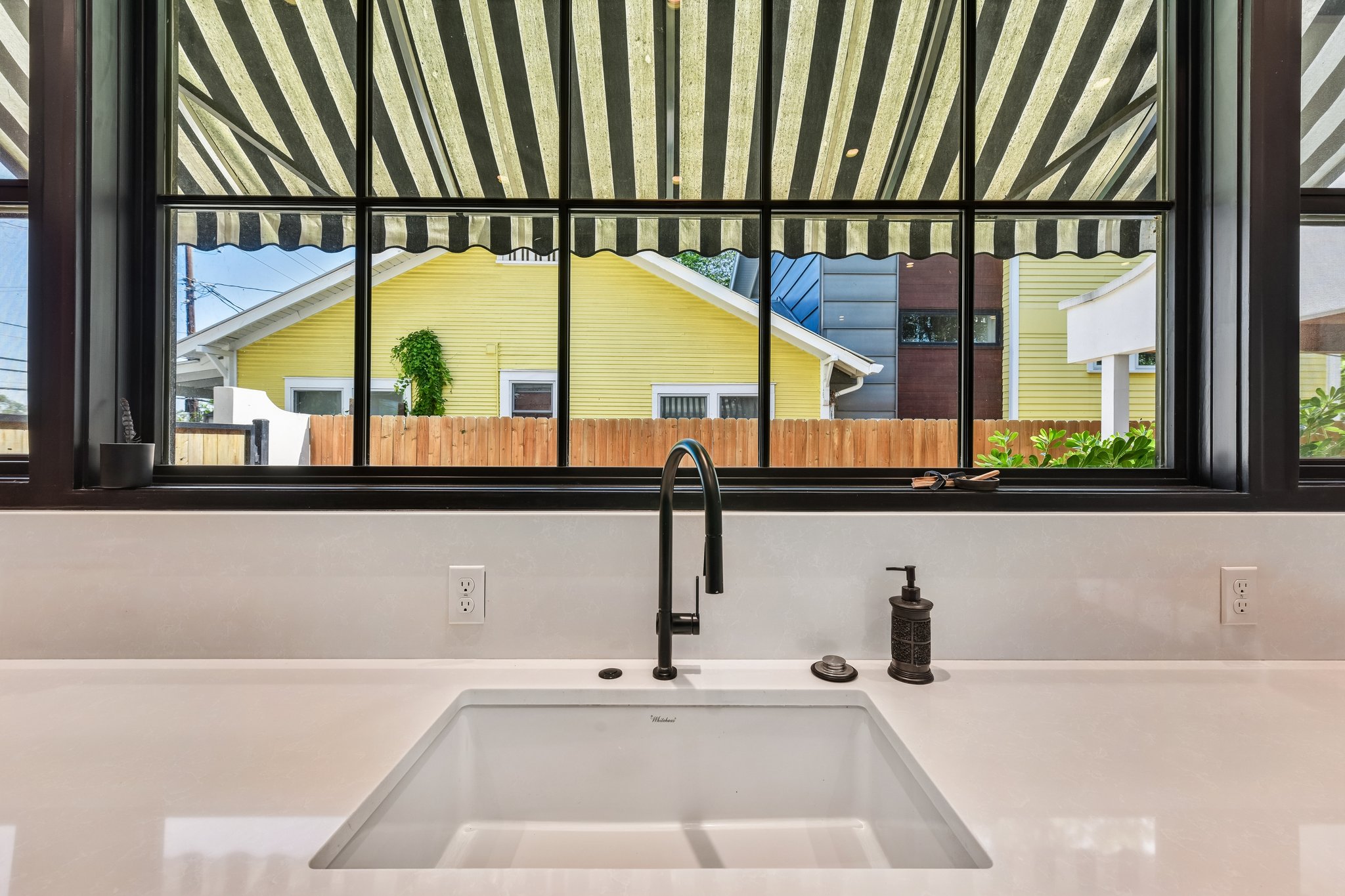Brackenridge St-S1405-024.jpg