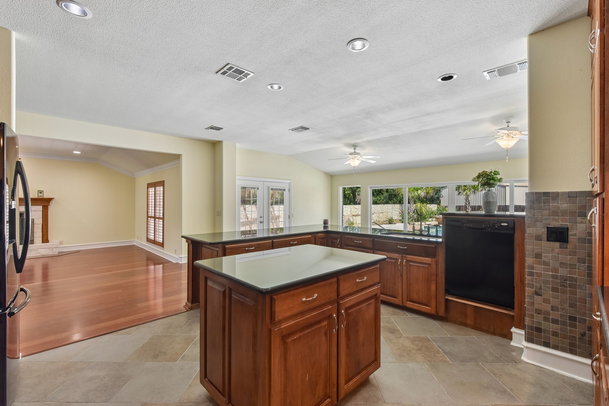 Oak Forest Dr-S2806-016.jpg