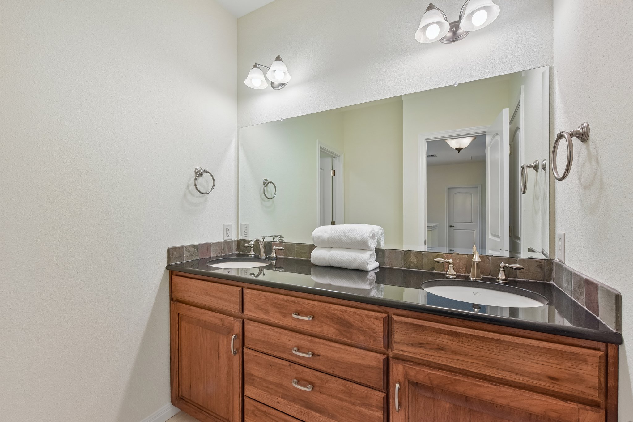 Oak Forest Dr-S2806-028.jpg